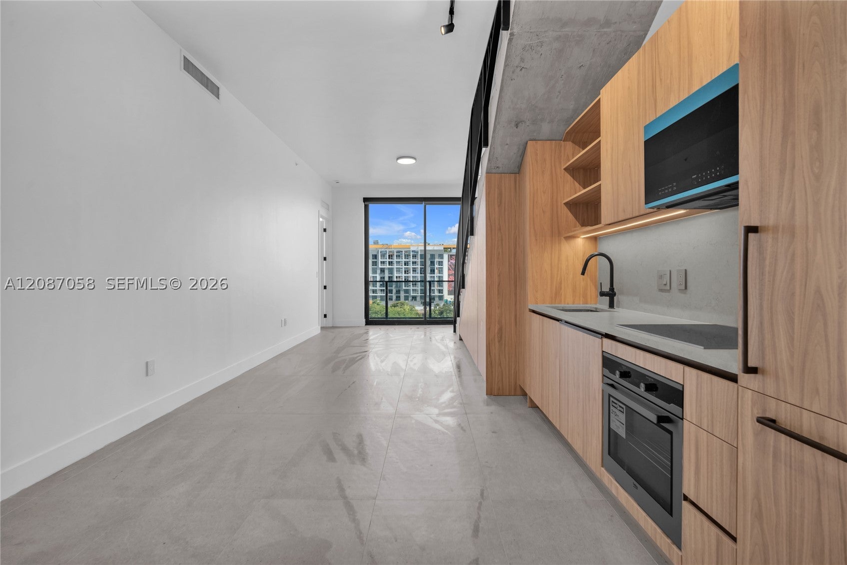 91 NW 27th St 502