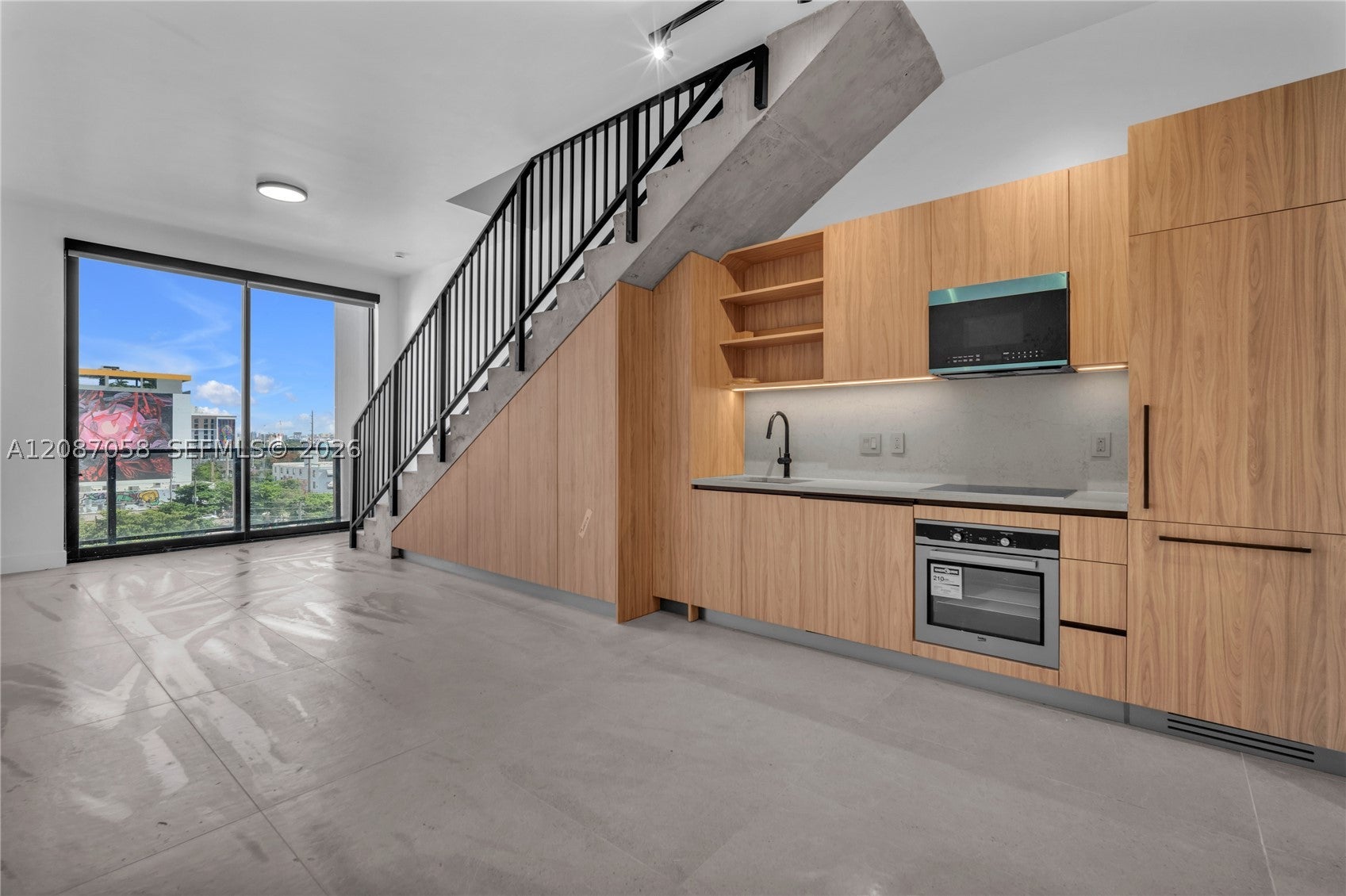 91 NW 27th St 502