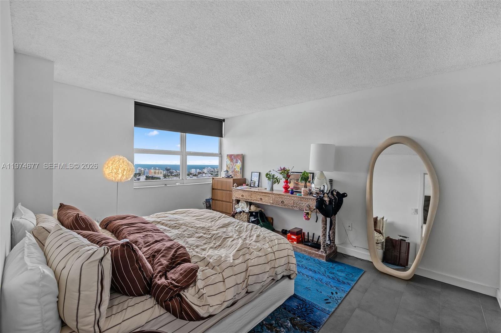 THE FLORIDIAN CONDO - Residential Lease