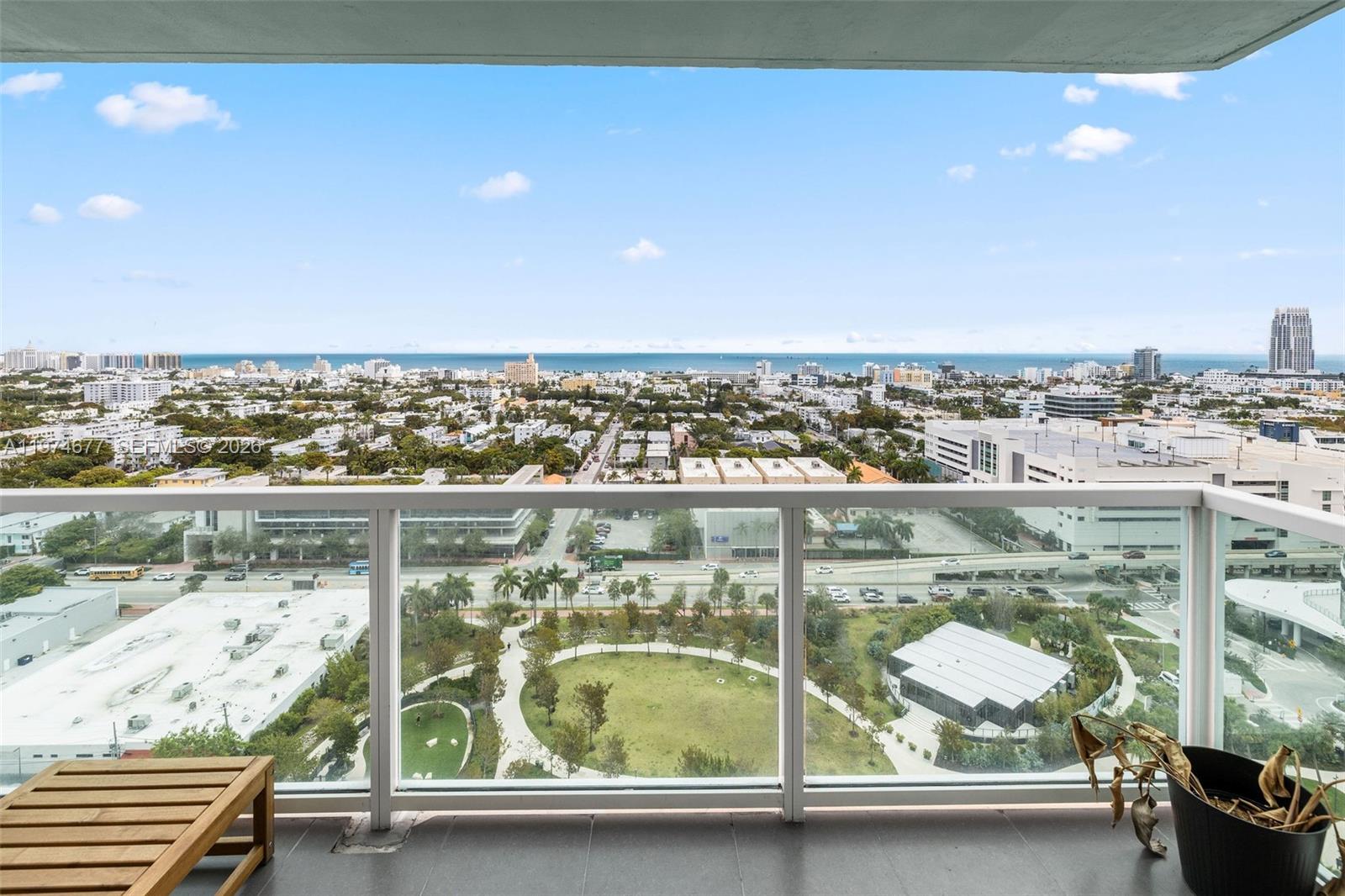 THE FLORIDIAN CONDO - Residential Lease