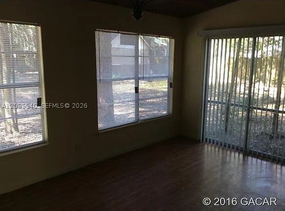 4216 NW 10 Street