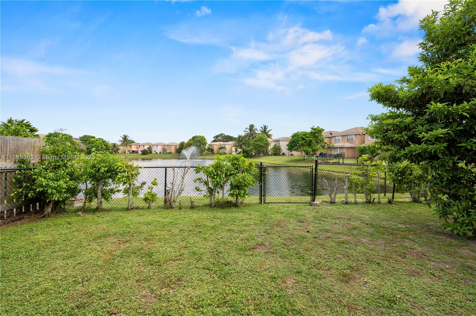 S & R OF INVERRARY - Residential Lease