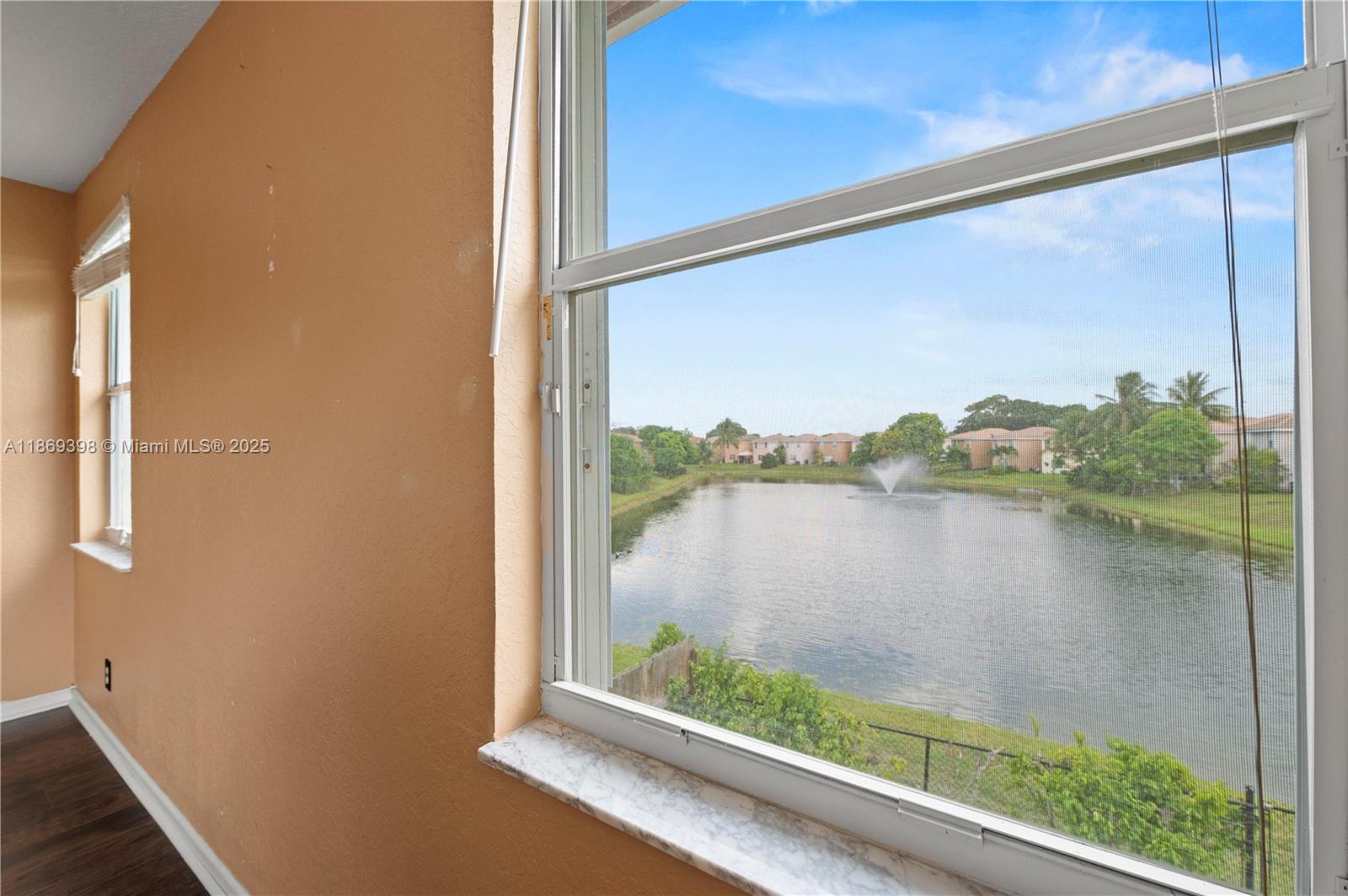 S & R OF INVERRARY - Residential Lease