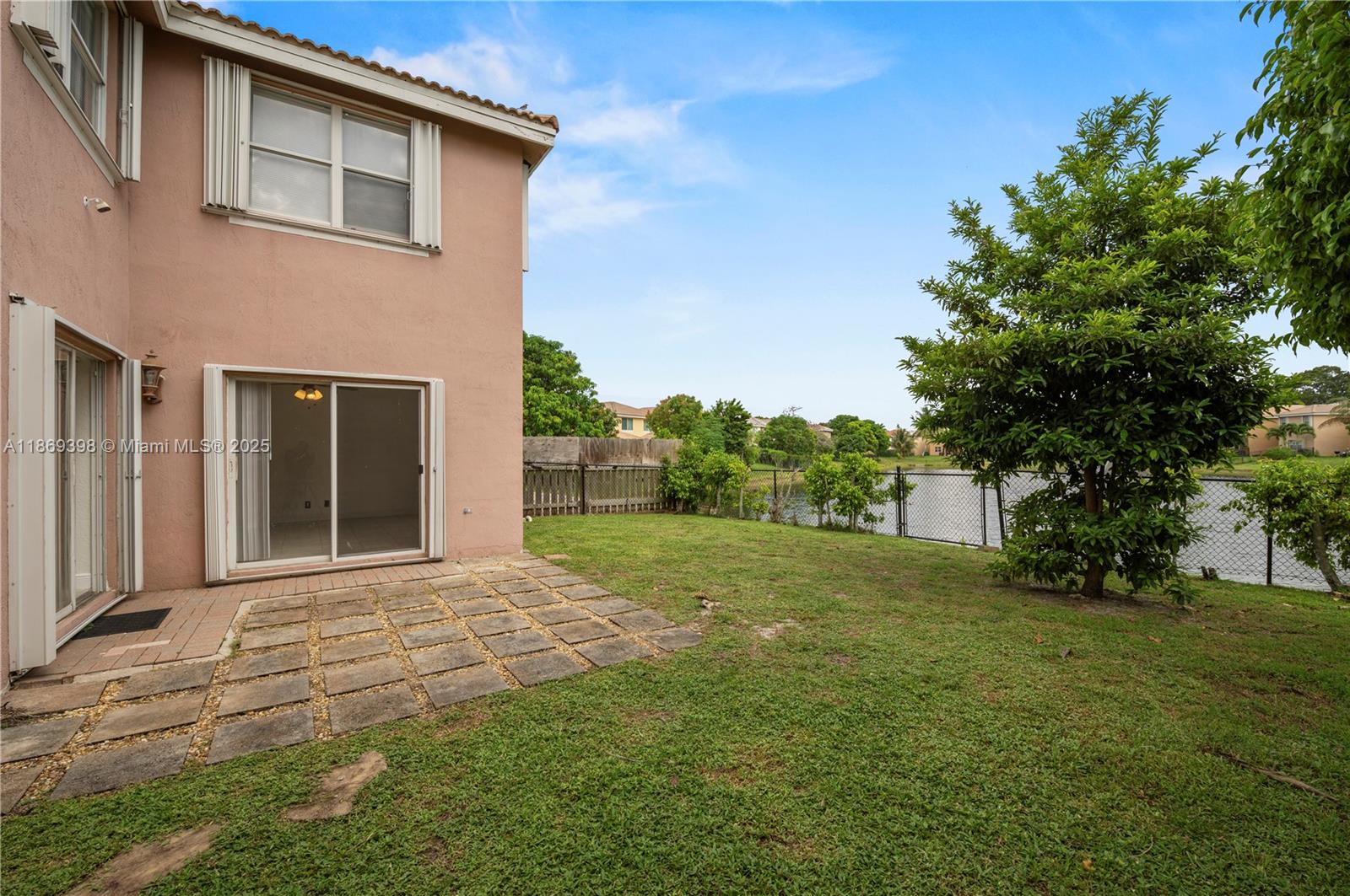 S & R OF INVERRARY - Residential Lease