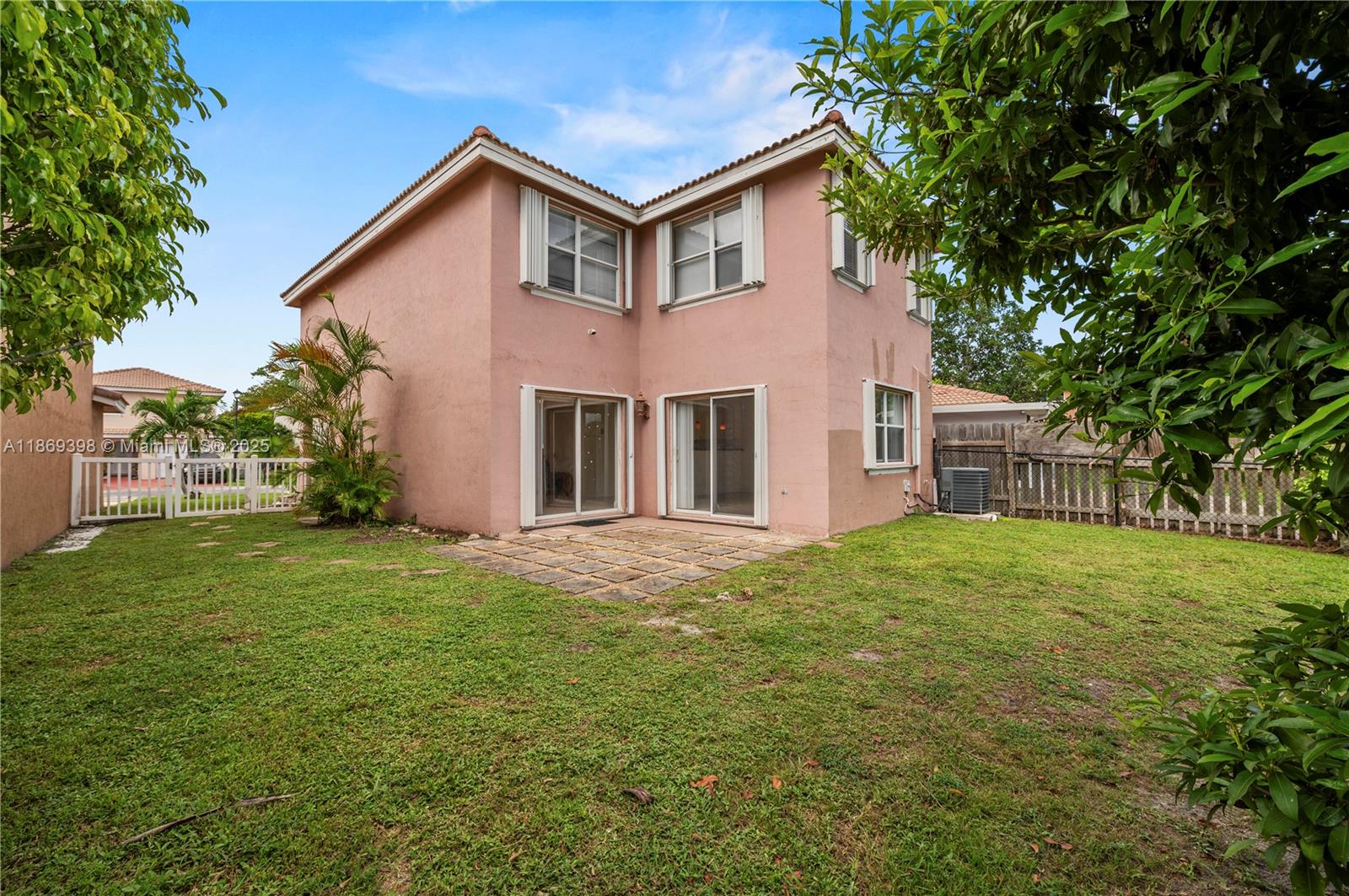 S & R OF INVERRARY - Residential Lease