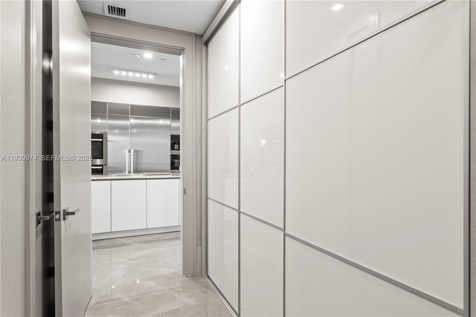 PRIVE CONDO - Residential