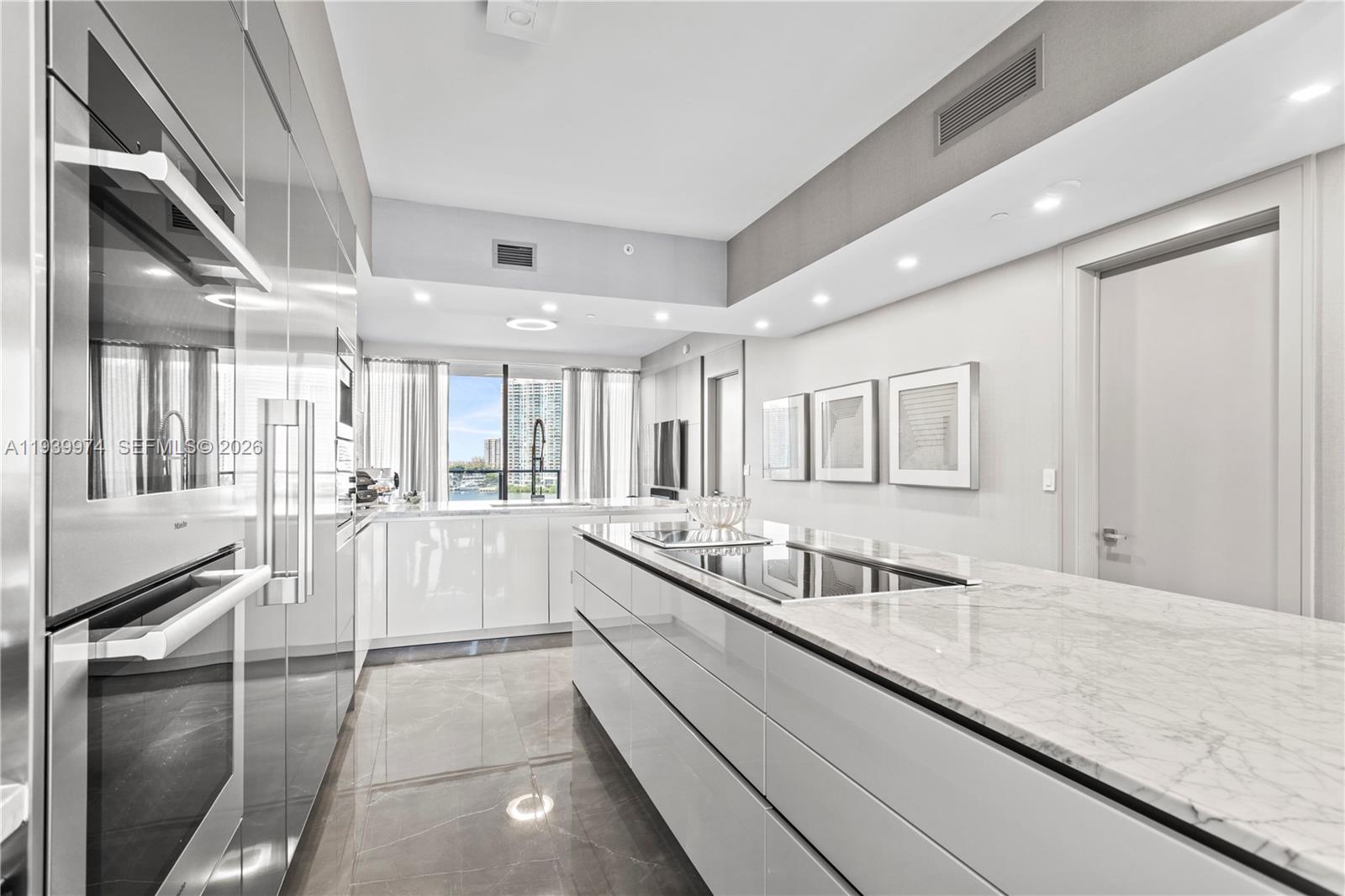 PRIVE CONDO - Residential