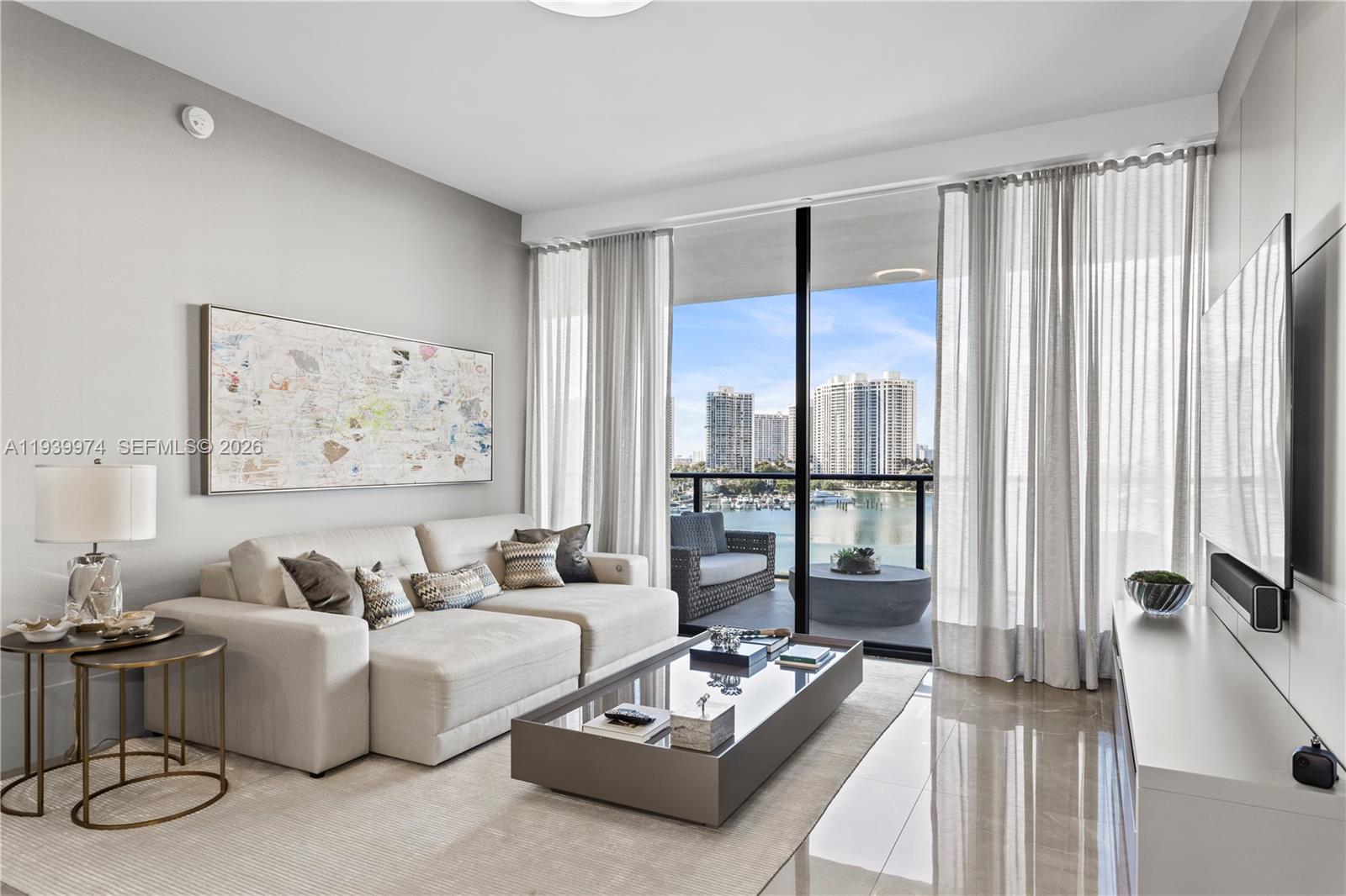 PRIVE CONDO - Residential