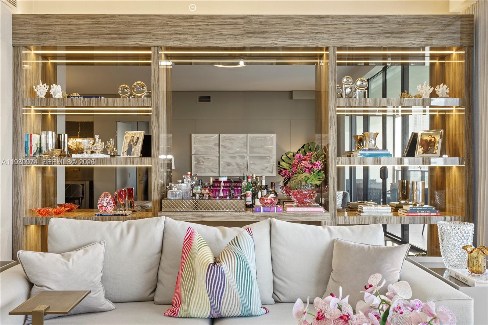 PRIVE CONDO - Residential