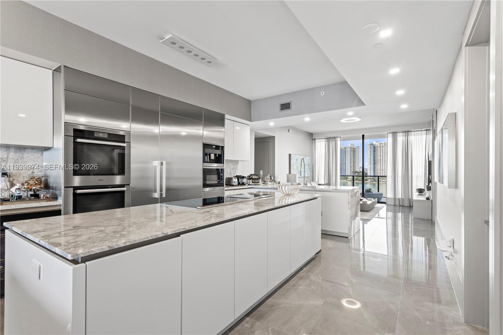 PRIVE CONDO - Residential