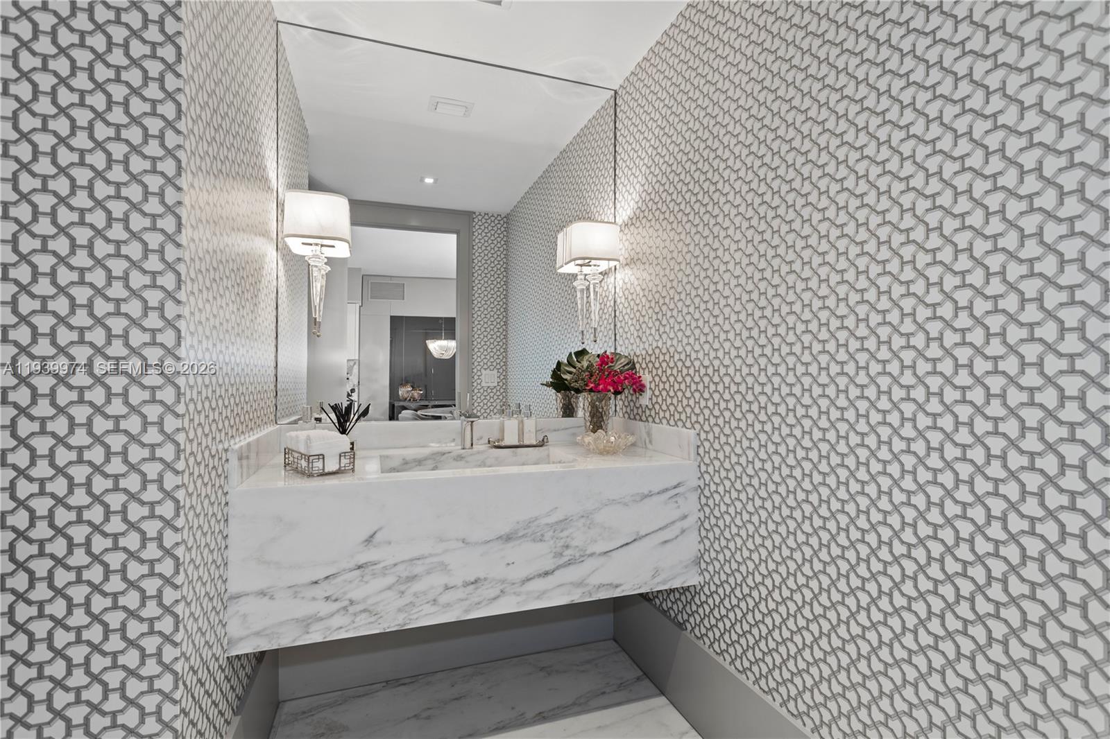 PRIVE CONDO - Residential