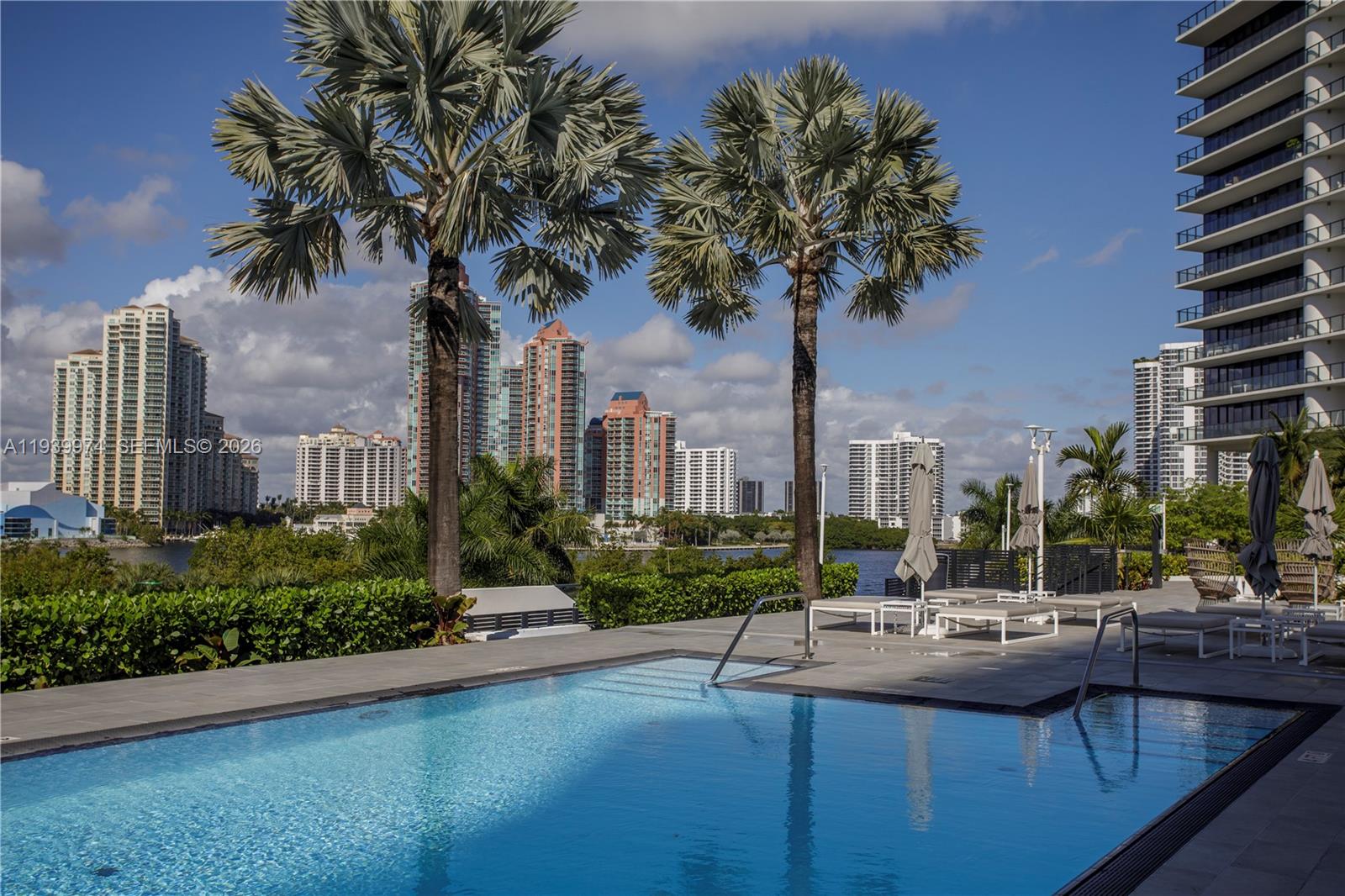 PRIVE CONDO - Residential