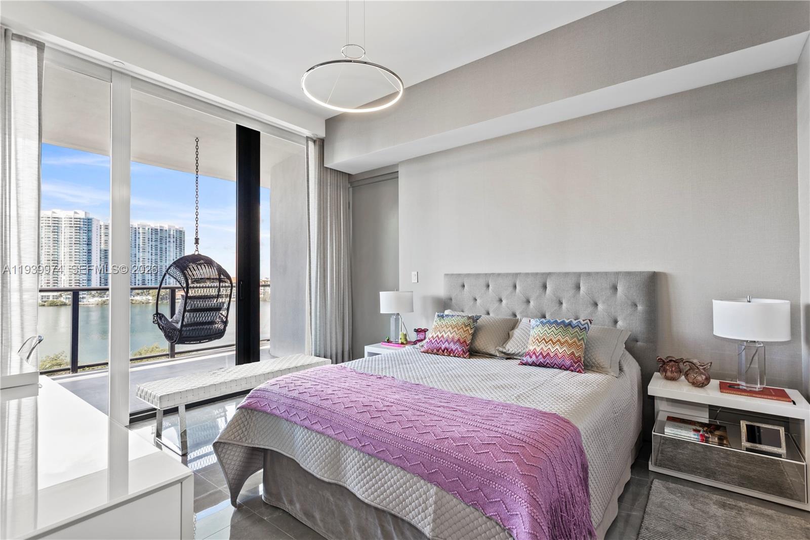 PRIVE CONDO - Residential