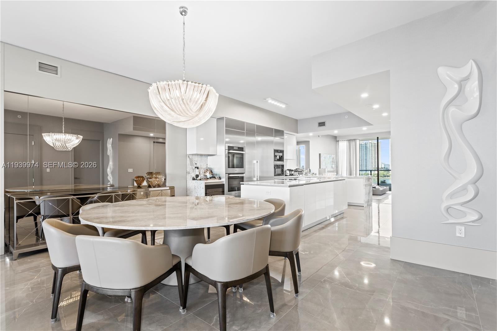 PRIVE CONDO - Residential