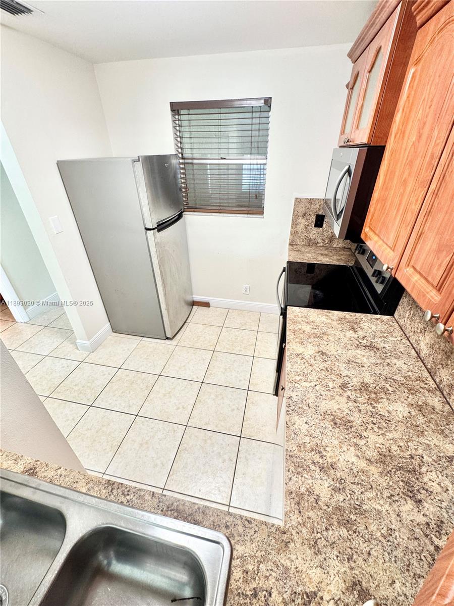 CORAL GARDENS II CONDO - Residential