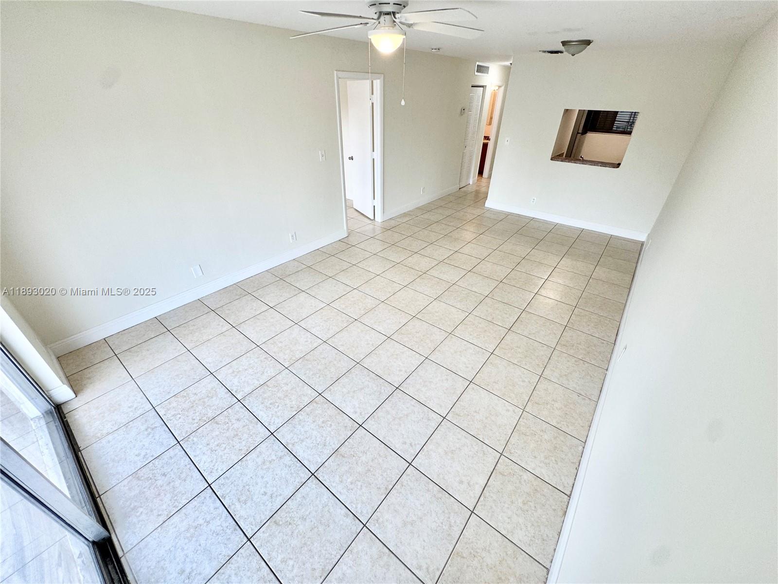 2800 Riverside Dr 201-1