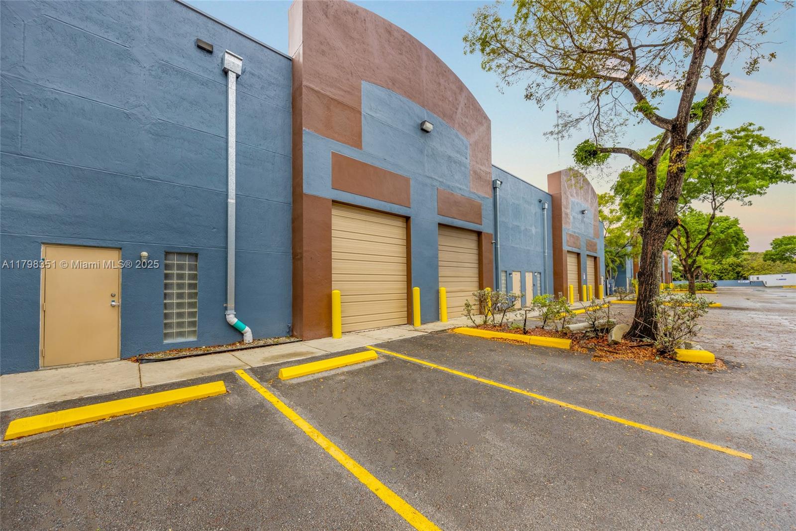 Available for sale, 20200 NW 2nd Ave Unit A3 offers just over 2,500 SF of functional and well-maintained warehouse space in the heart of Miami Gardens. Built in 2007, this modern warehouse features 22’ clear ceiling height, a single street-level loading door, and a fully sprinklered interior. The property is fully air-conditioned, supported by a 5-ton unit installed in 2016 and a newer 2-ton unit added in 2022—ideal for businesses requiring climate-controlled storage or operations. Three assigned parking spaces are included, providing convenient access for staff or customers. Strategically positioned directly on US-441, the property benefits from high visibility and unmatched connectivity, with quick access to the Florida Turnpike and I-95.