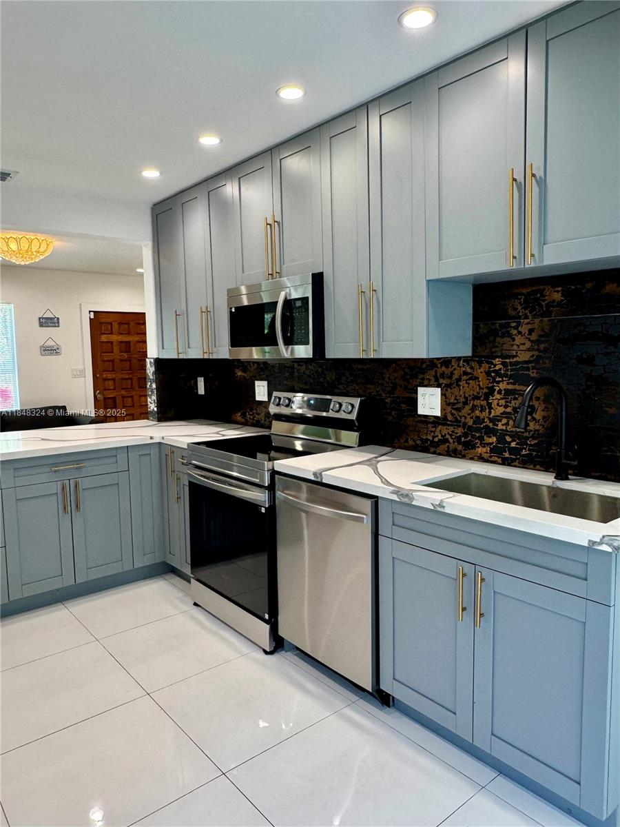 Charming and beautifully maintained Cape Cod-style, thoughtfully designed with a cozy and efficient layout, this home is ideal for anyone seeking comfort and convenience in a prime location. Features include 2 bedrooms with an office space, 2 bathrooms, plenty of natural light, and a spacious backyard perfect for relaxing or entertaining. Nestled in a peaceful residential neighborhood just 2 minutes from both Wynwood Arts District and the Miami Design District, you’ll enjoy quick access to the city’s best dining, shopping, art, and culture. Please note: Garage is not included in the rental. Also available for a 6-month lease at $4,600/month.
