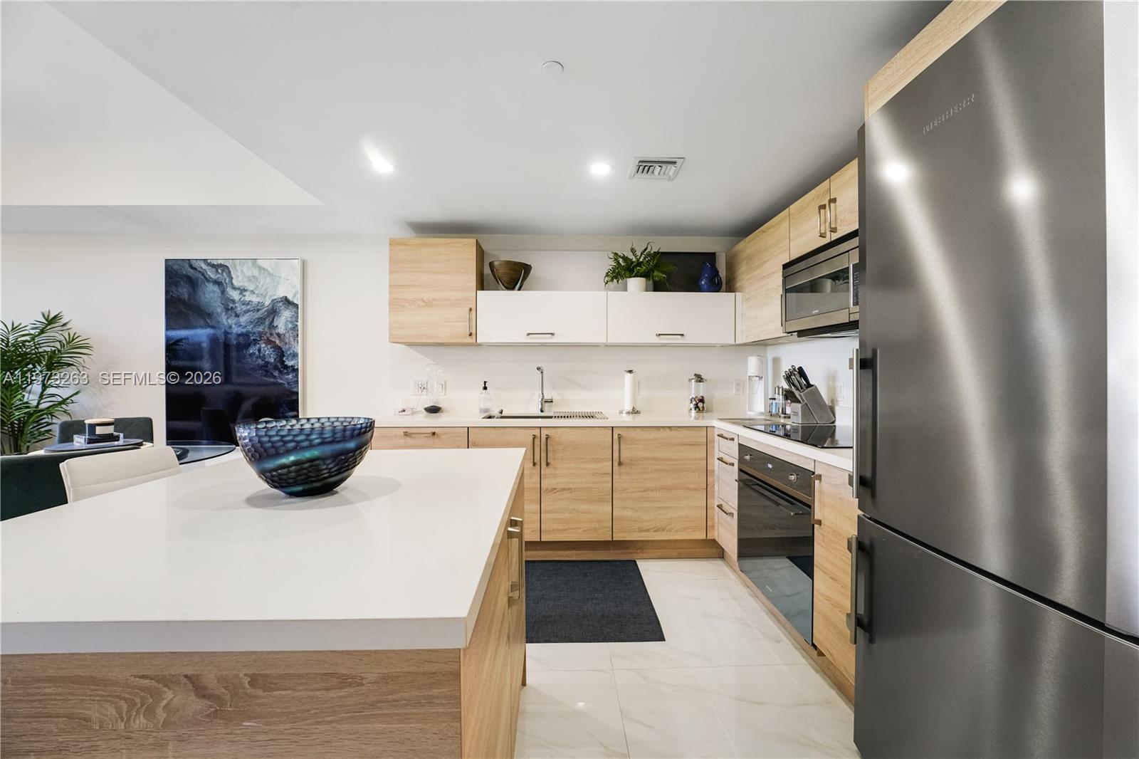 THE HARBOUR NORTH CONDO - Residential