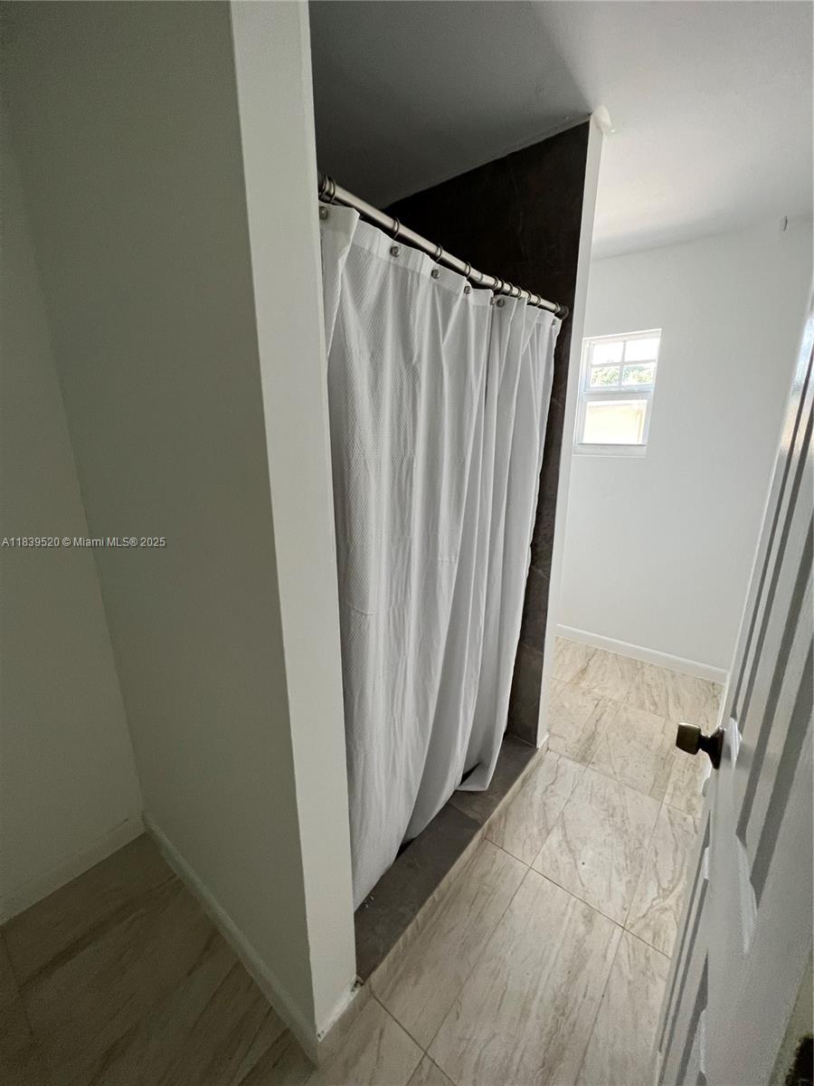 HOLLYWOOD COUNTRY ESTATES - Land