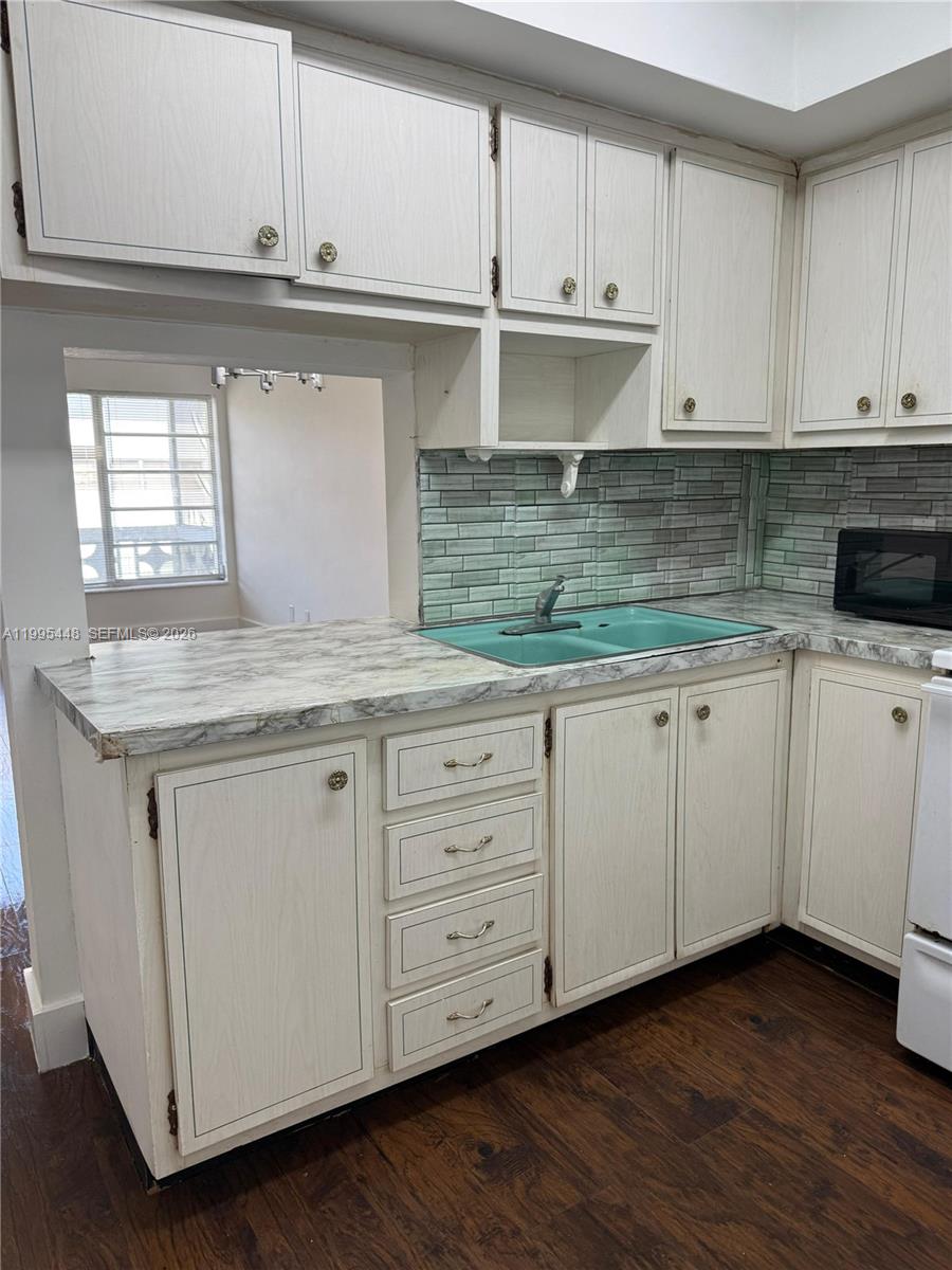 FOUNTAINVIEW CONDO - Residential Lease