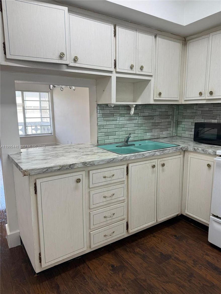 FRESHLY PAINTED RECENTLY REMODELED APARTMENT IN HEART OF NORTH MIAMI BEACH, WILL RENT FAST.