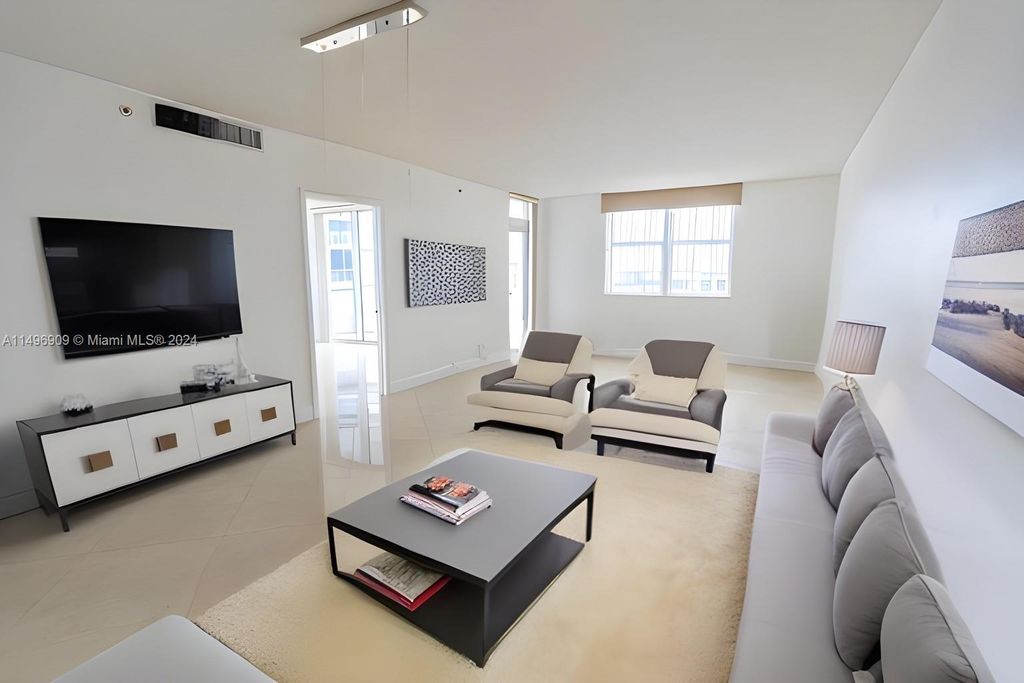 Photo of 3001 S Ocean Dr #1527, Hollywood, FL 33019 (MLS # A11496909)