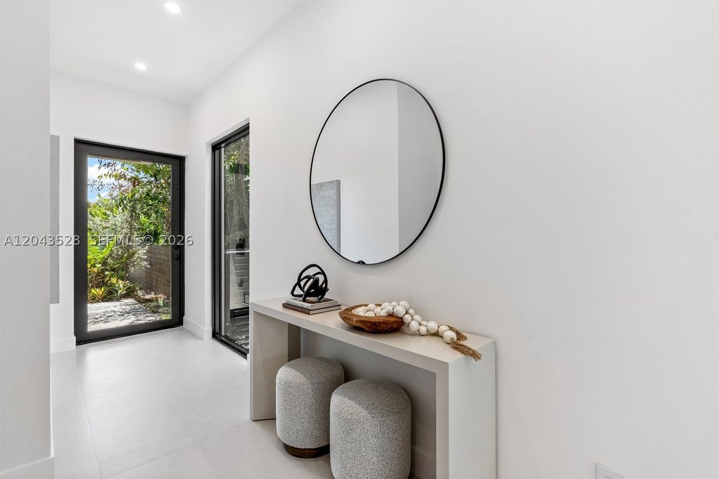 Photo of 1337 NE 13th Ave #1337, Fort Lauderdale, FL 33304 (MLS # A12043528)