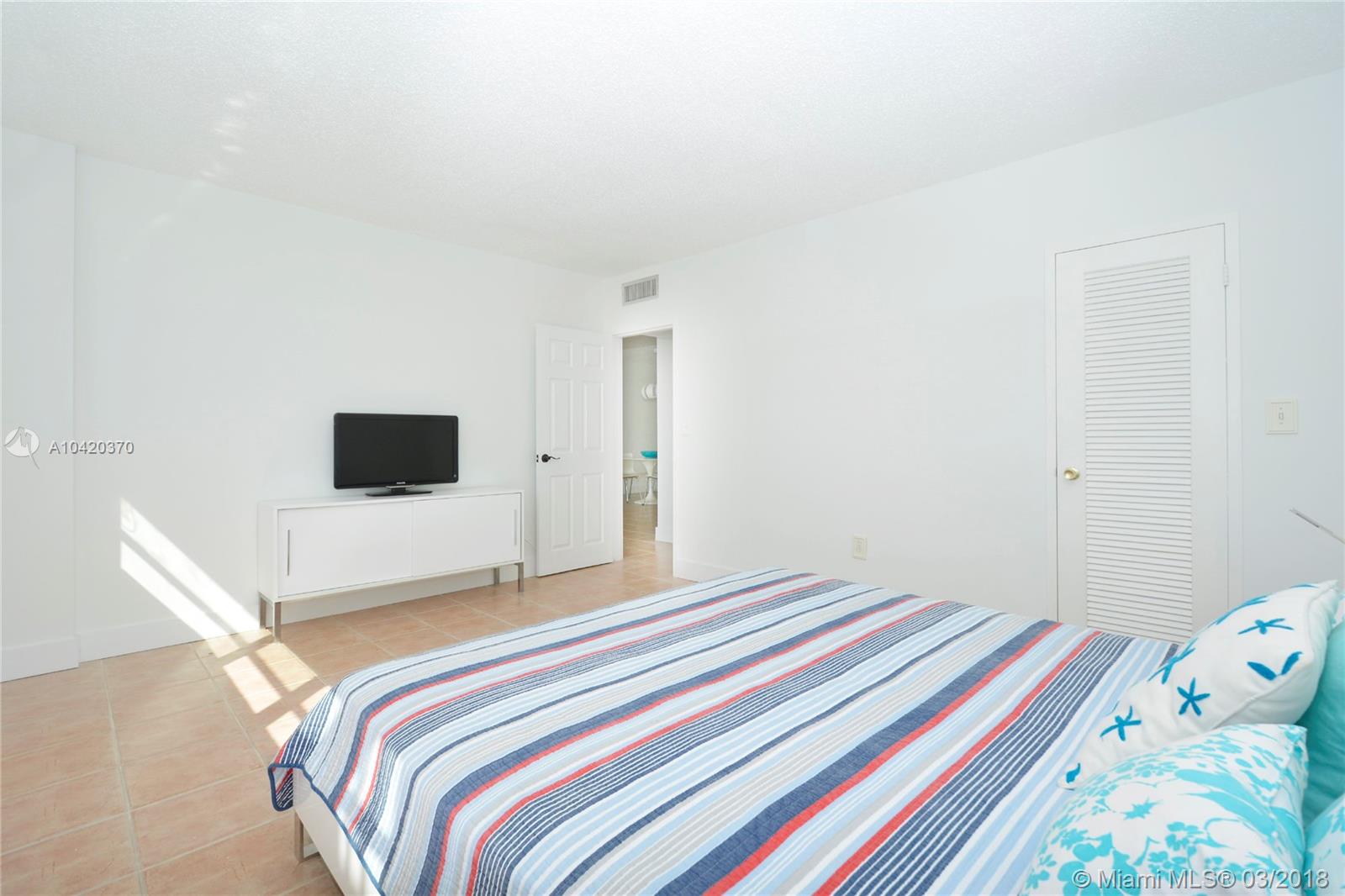 SOUTH BAY CLUB CONDO - Residential Lease