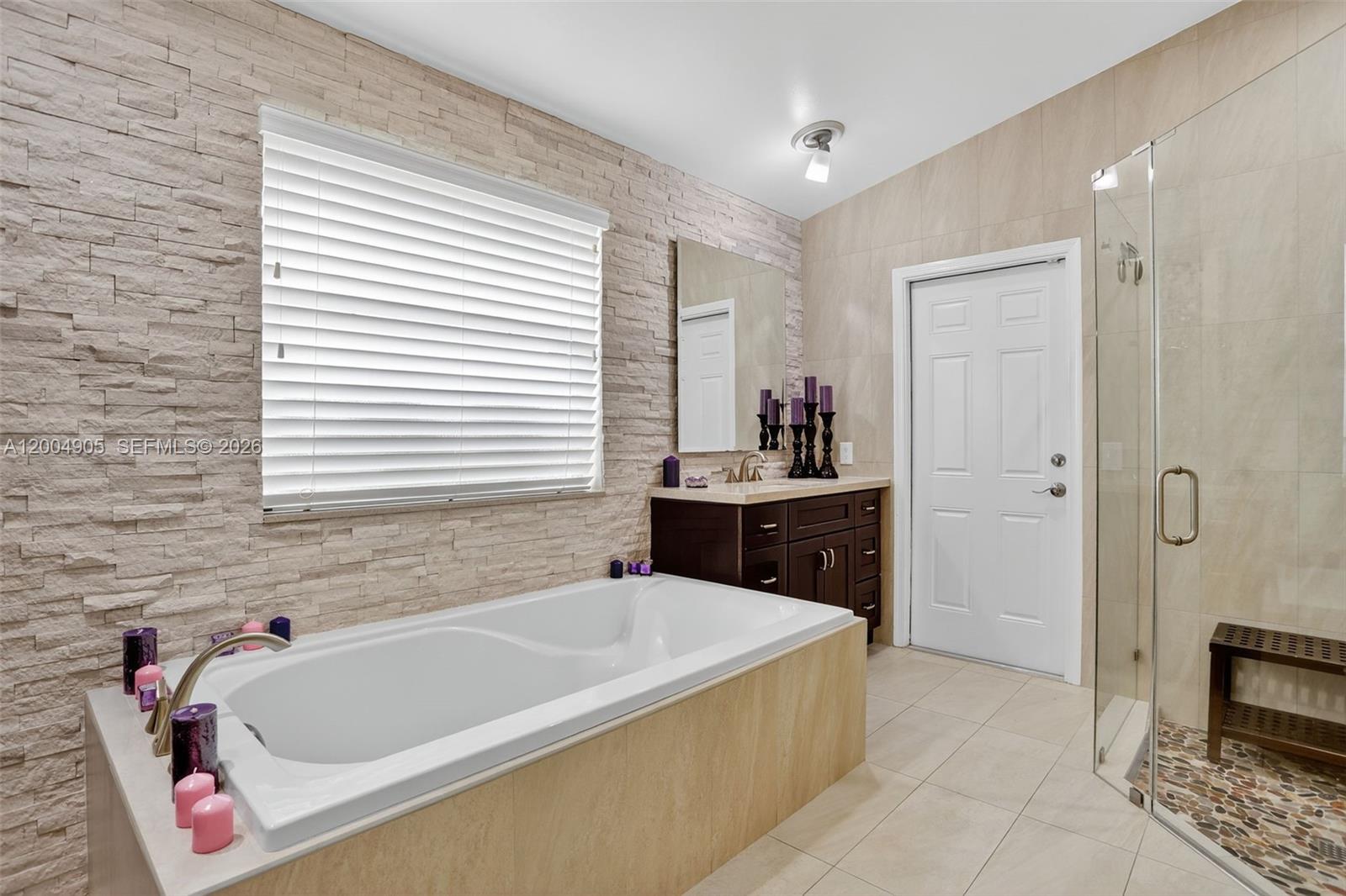 HEFTLER HOMES-TAMARAC - Residential