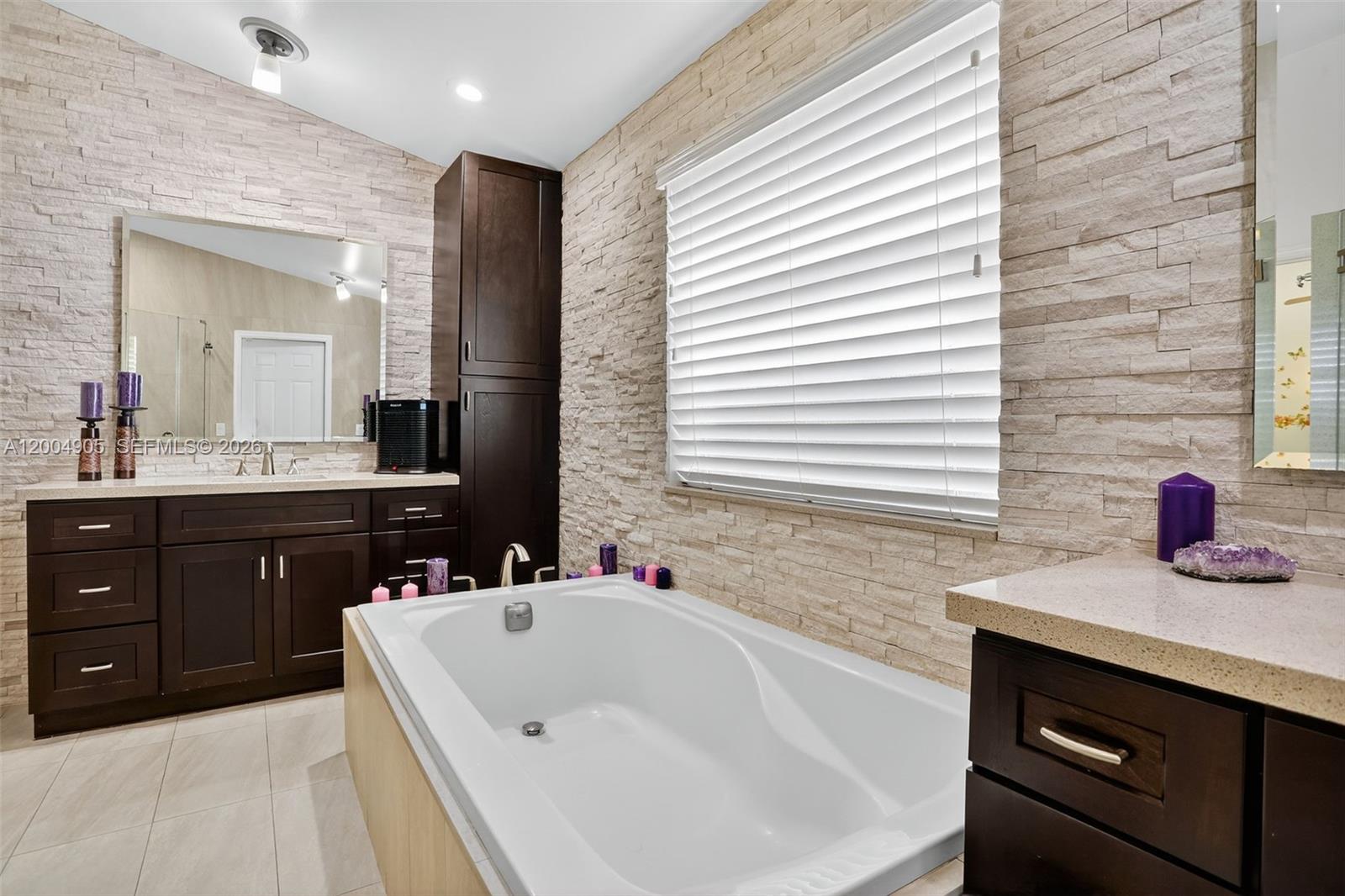 HEFTLER HOMES-TAMARAC - Residential