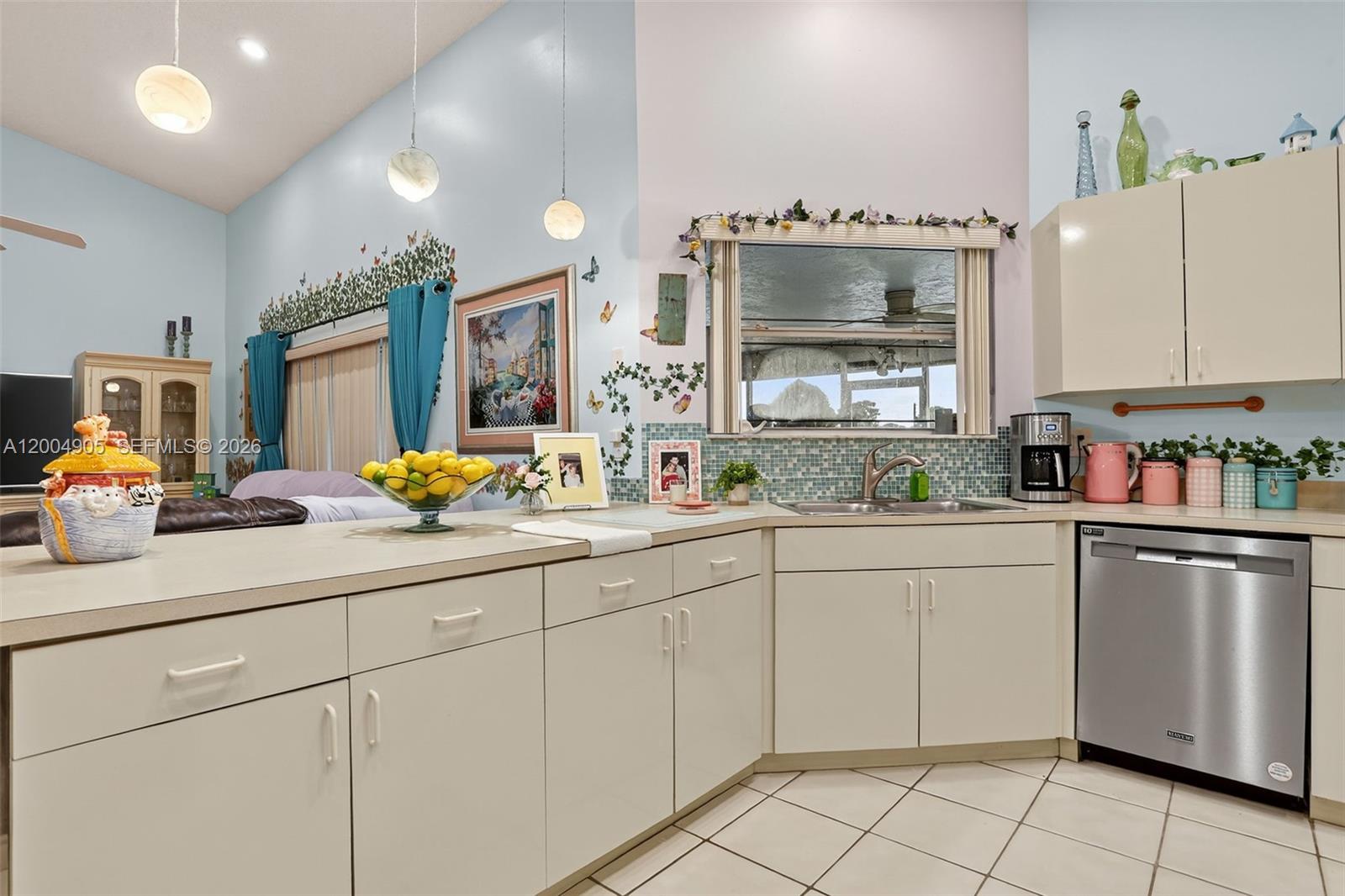 HEFTLER HOMES-TAMARAC - Residential