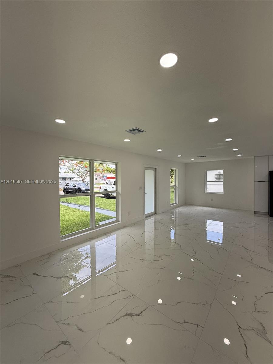 3RD ADDN TO STARLIGHT - Residential