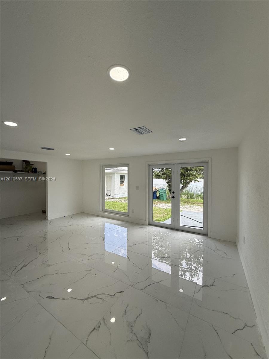 3RD ADDN TO STARLIGHT - Residential