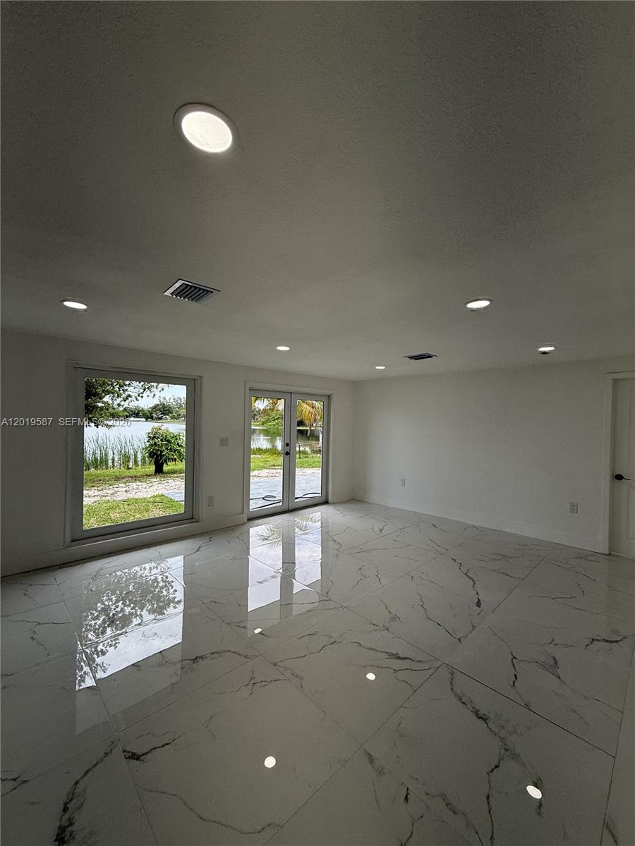 3RD ADDN TO STARLIGHT - Residential