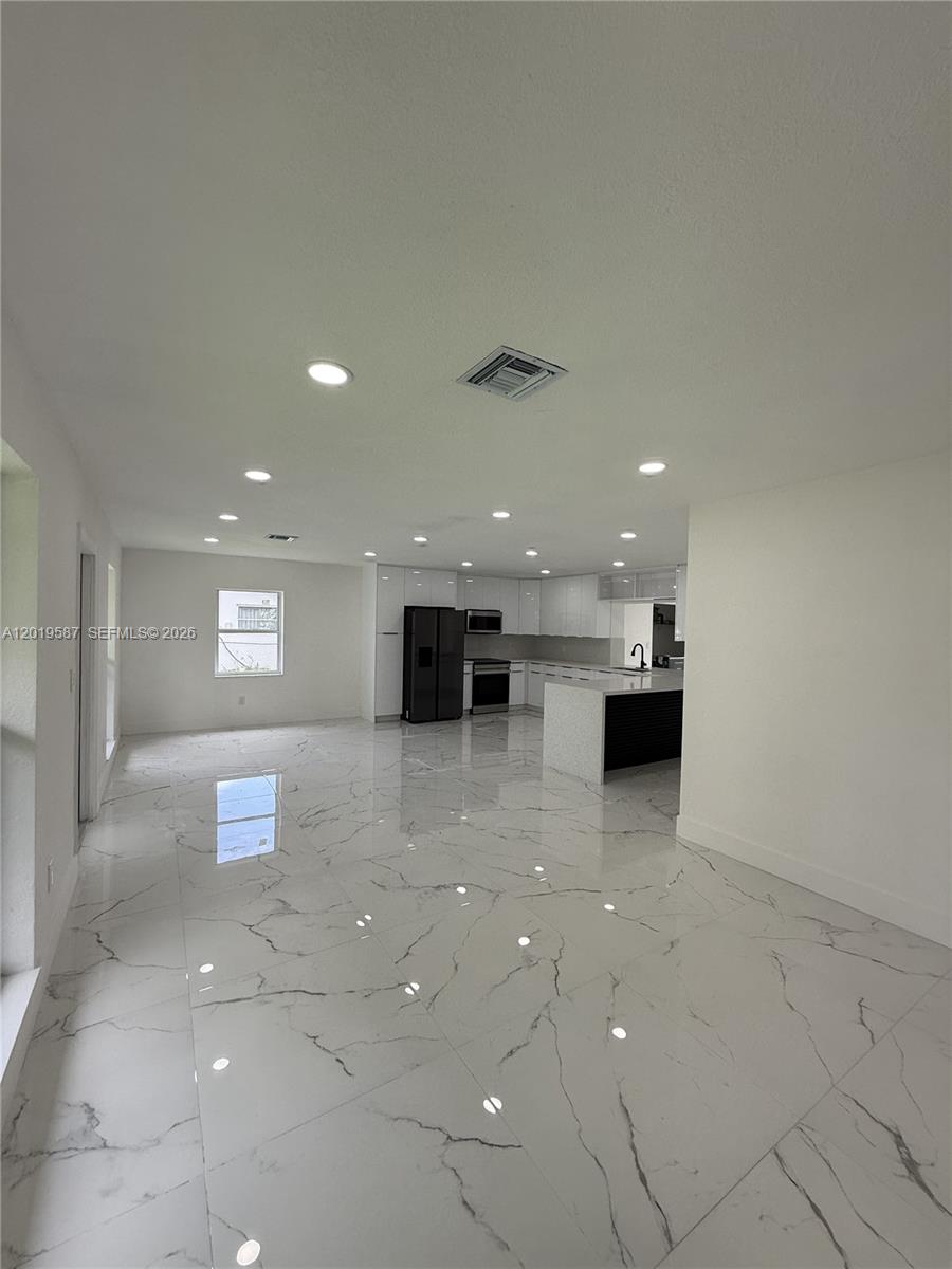 3RD ADDN TO STARLIGHT - Residential