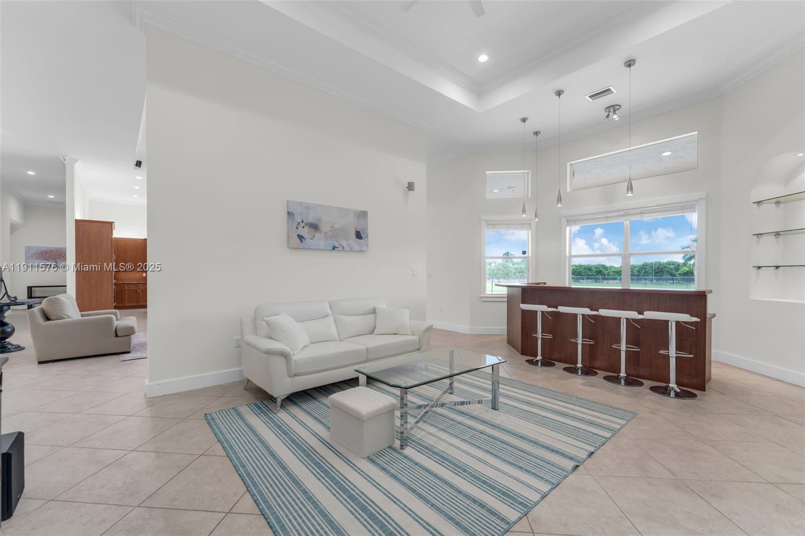 REDLAND 5 ACRE 7/4 ESTATE - Residential