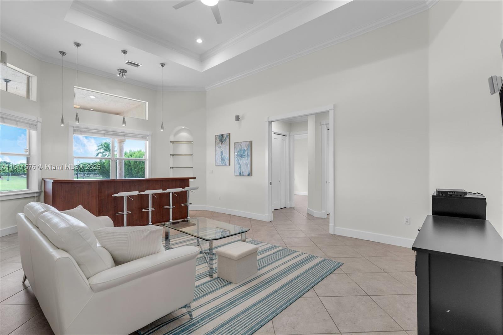 REDLAND 5 ACRE 7/4 ESTATE - Residential