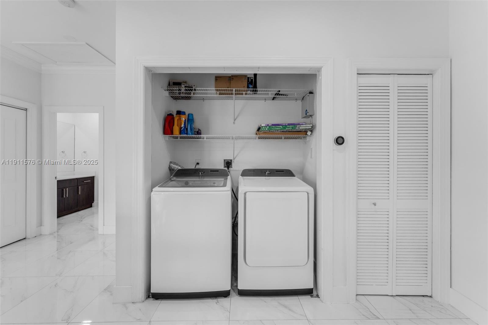 REDLAND 5 ACRE 7/4 ESTATE - Residential