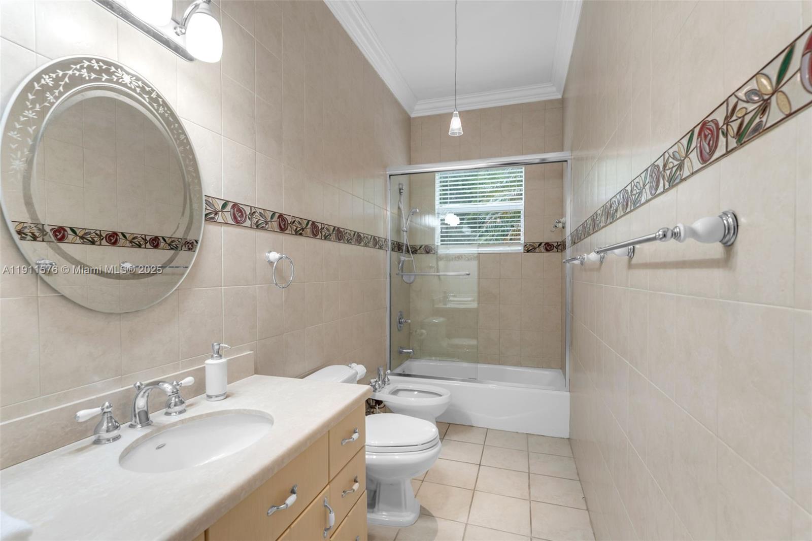 REDLAND 5 ACRE 7/4 ESTATE - Residential