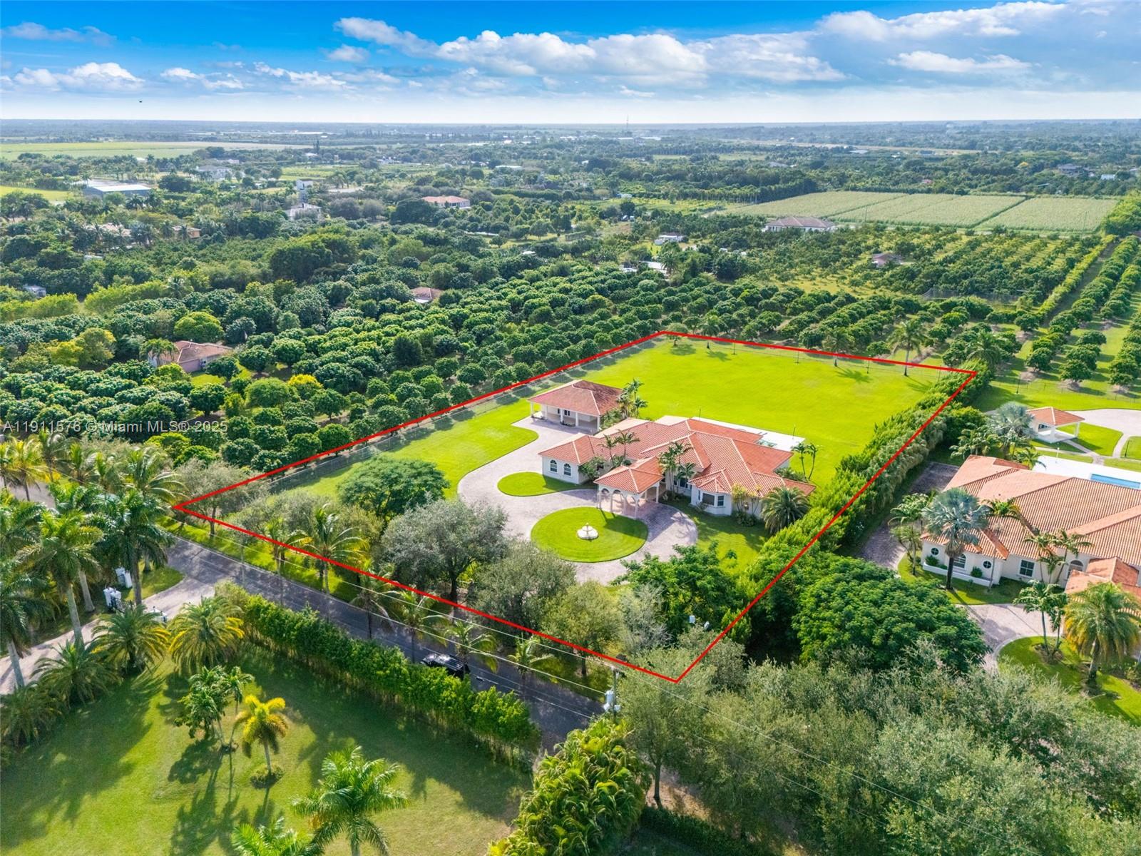 REDLAND 5 ACRE 7/4 ESTATE - Residential