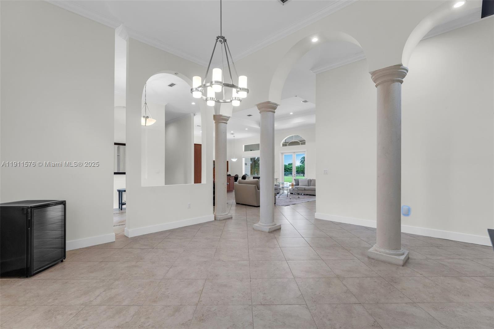 REDLAND 5 ACRE 7/4 ESTATE - Residential