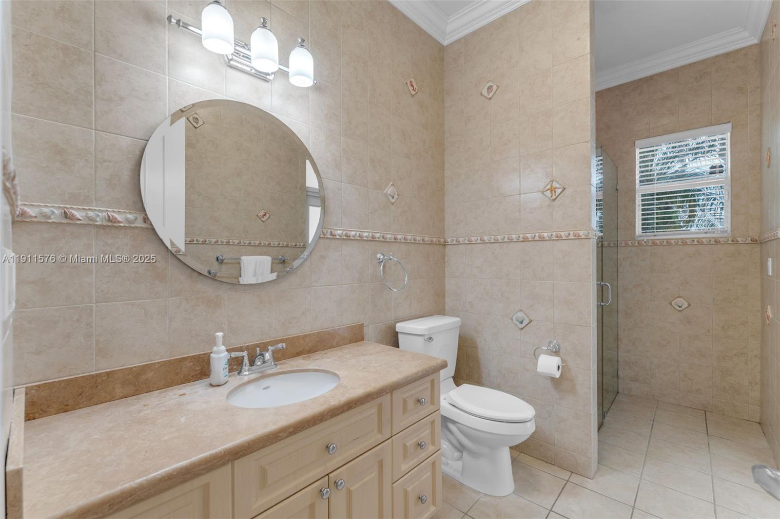 REDLAND 5 ACRE 7/4 ESTATE - Residential