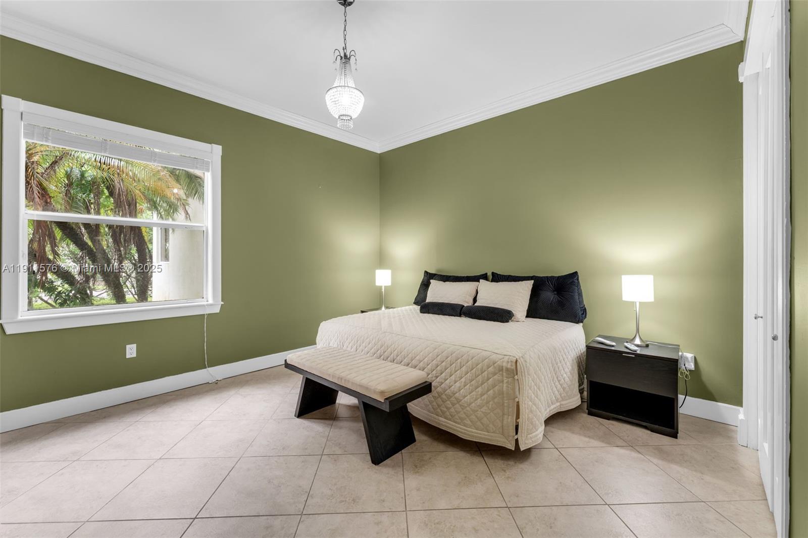 REDLAND 5 ACRE 7/4 ESTATE - Residential