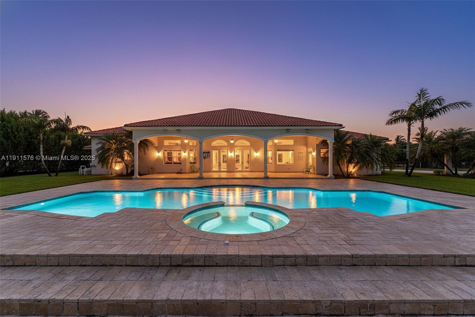 REDLAND 5 ACRE 7/4 ESTATE - Residential