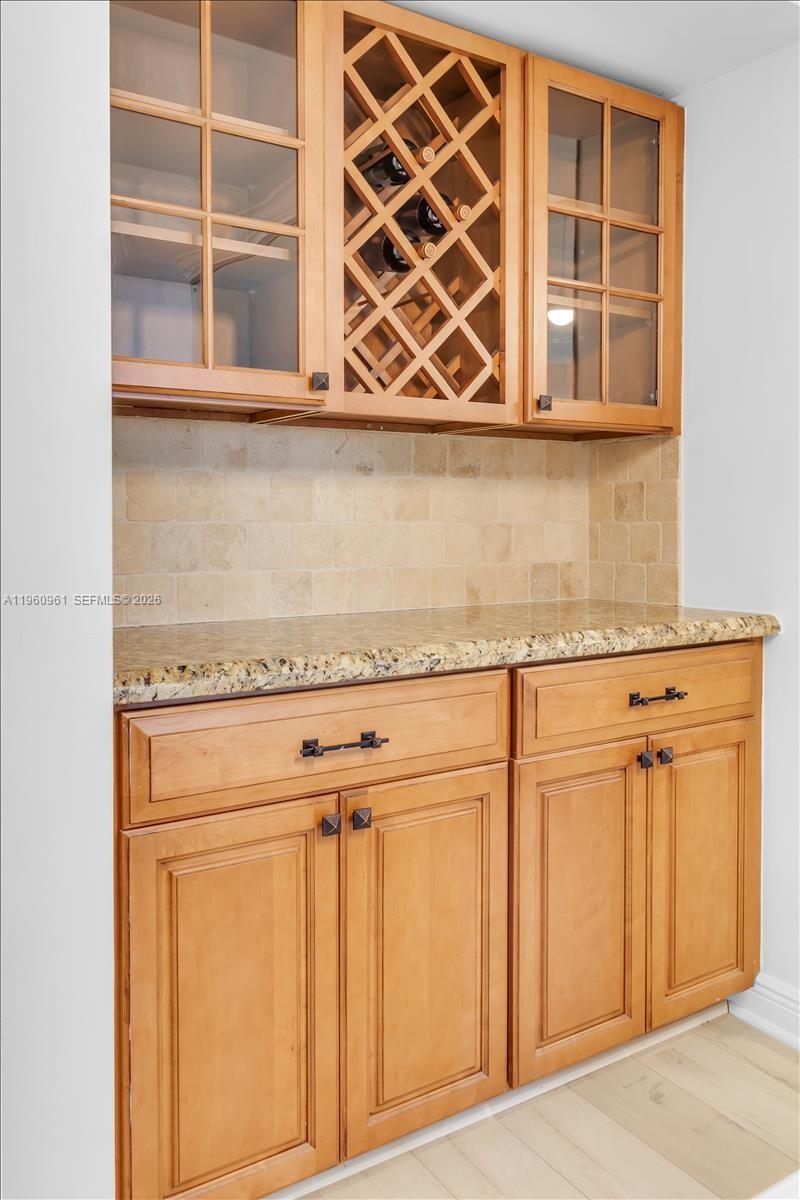 TIARA CONDO - Residential