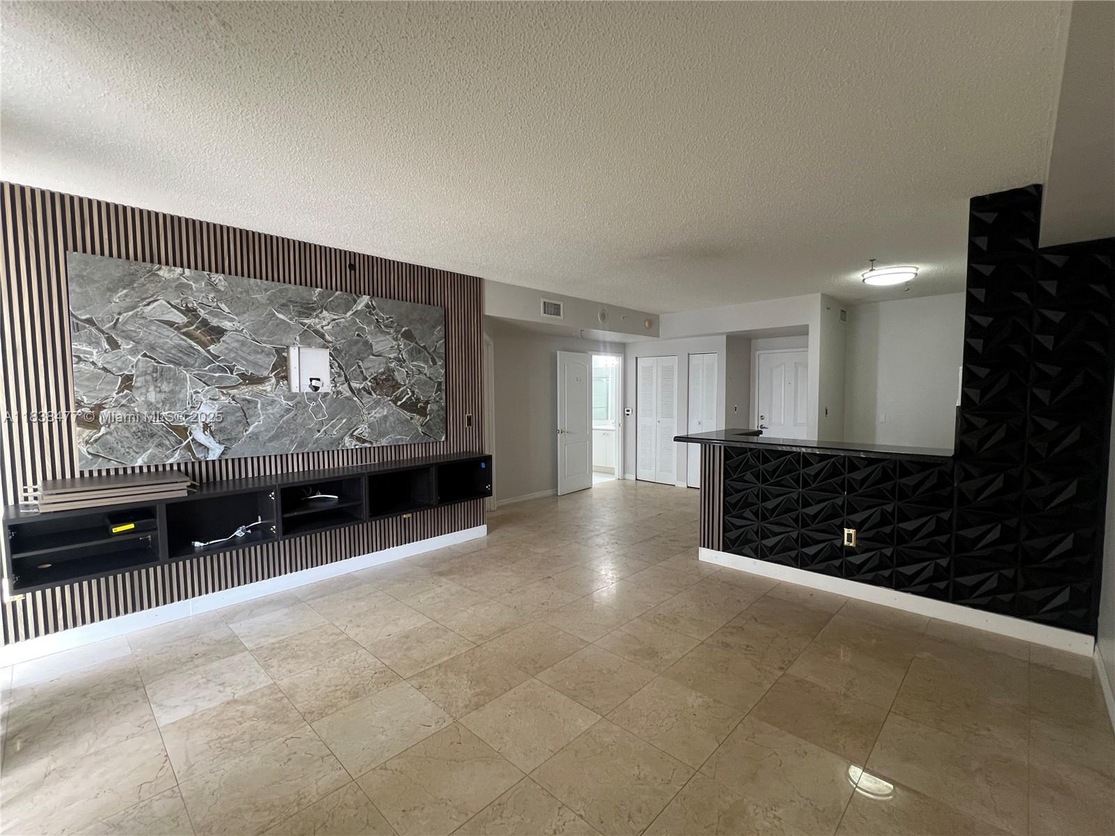 5085 NW 7th St 1507