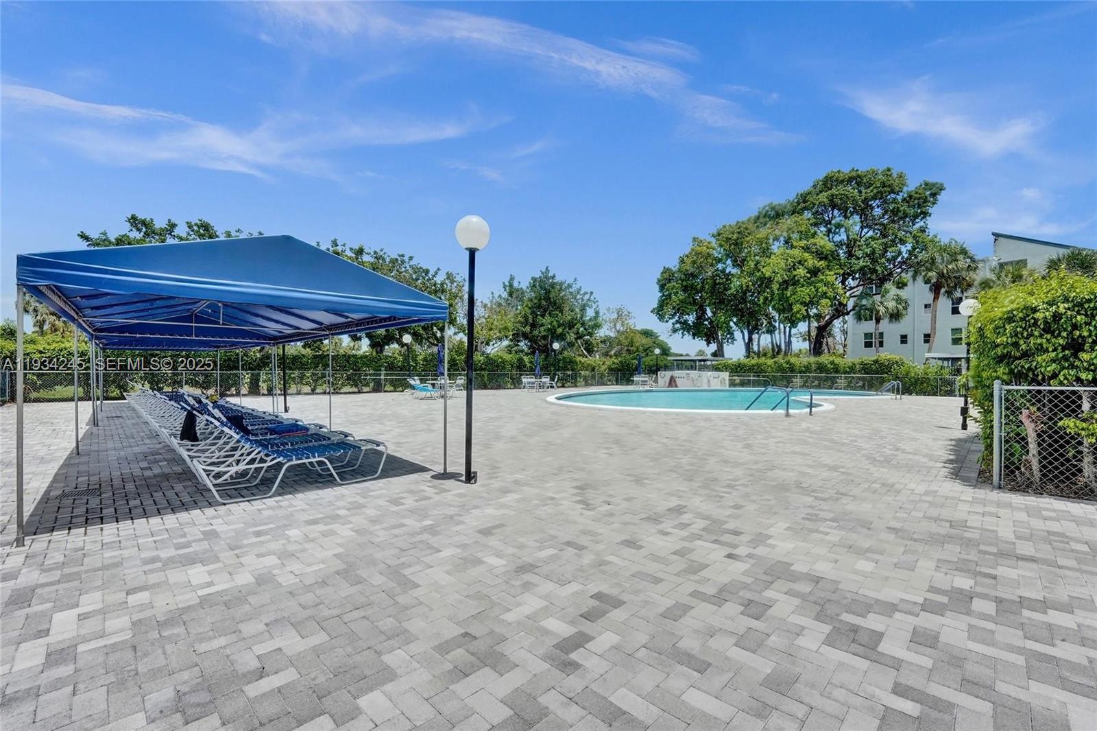 12 OF PALM SPRINGS 2 COND - Residential