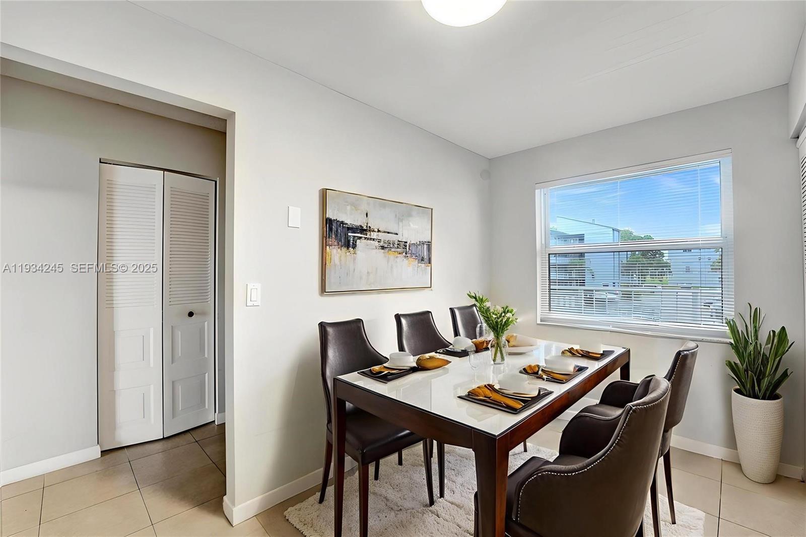 12 OF PALM SPRINGS 2 COND - Residential