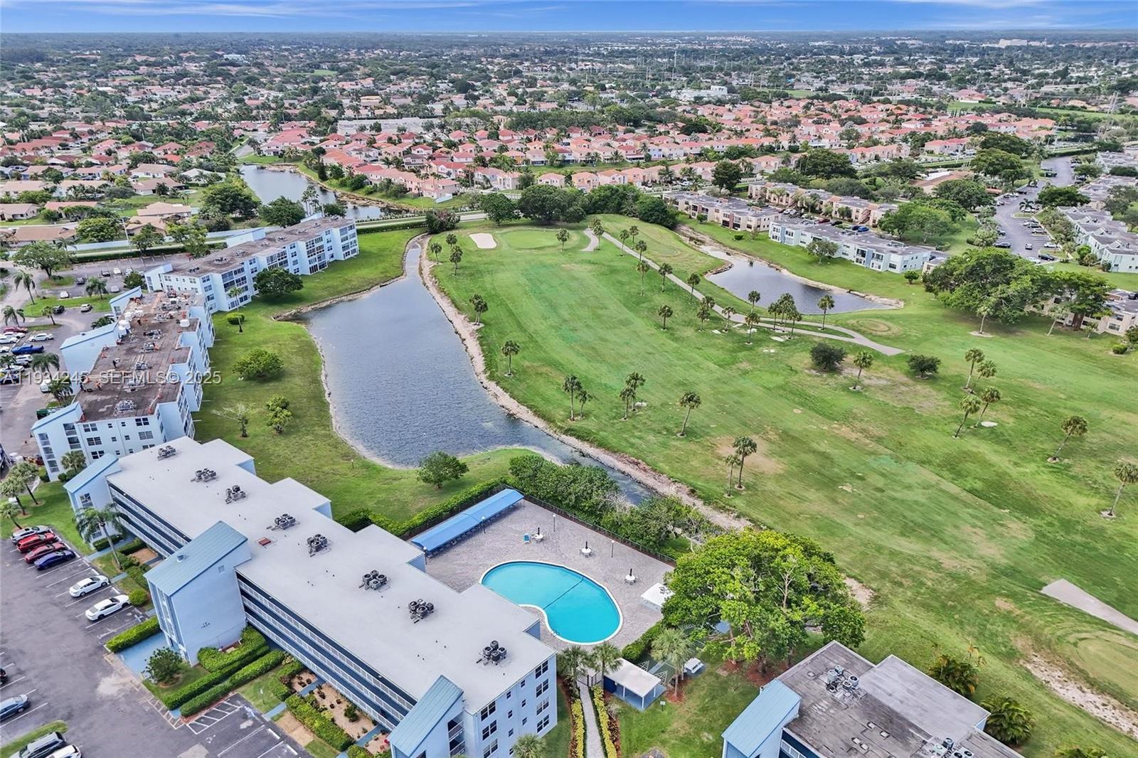 12 OF PALM SPRINGS 2 COND - Residential